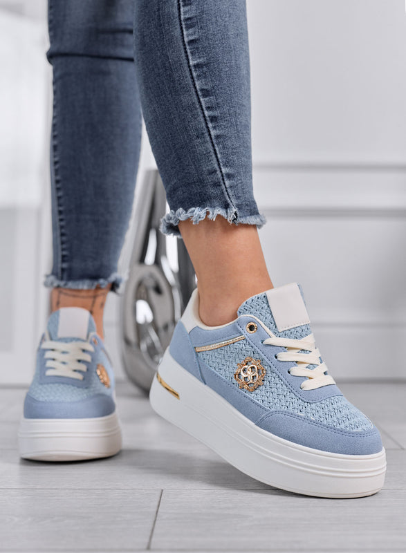 CLARA - Sneakers azzurre Platform con Inserti Intrecciati e Dettagli Oro