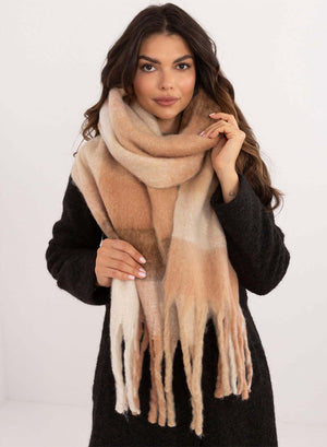 Oversized scarf in beige camel tones