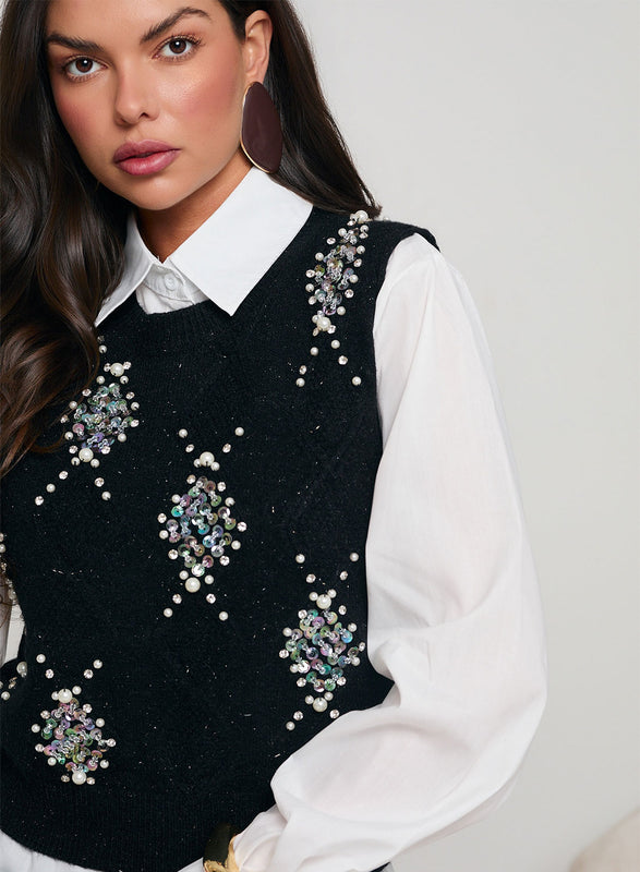 Camicia bianca con gilet nero  decorato con paillettes e perline