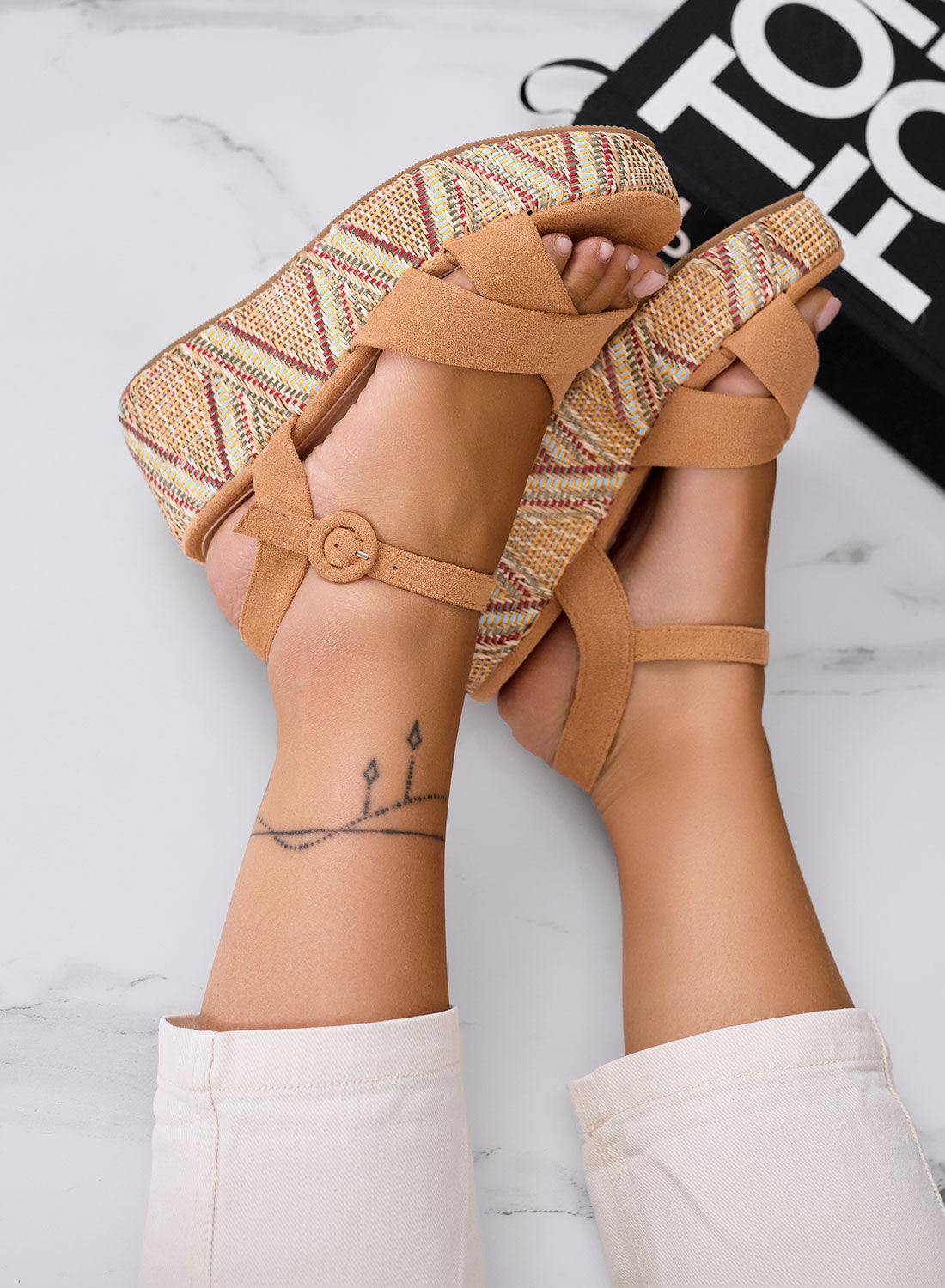 HONEY - Sandali camel con suola platform lavorata e cinturino alla caviglia