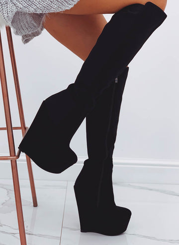 ESTELLA - Black suede boots with wedge heel and elastic fabric back