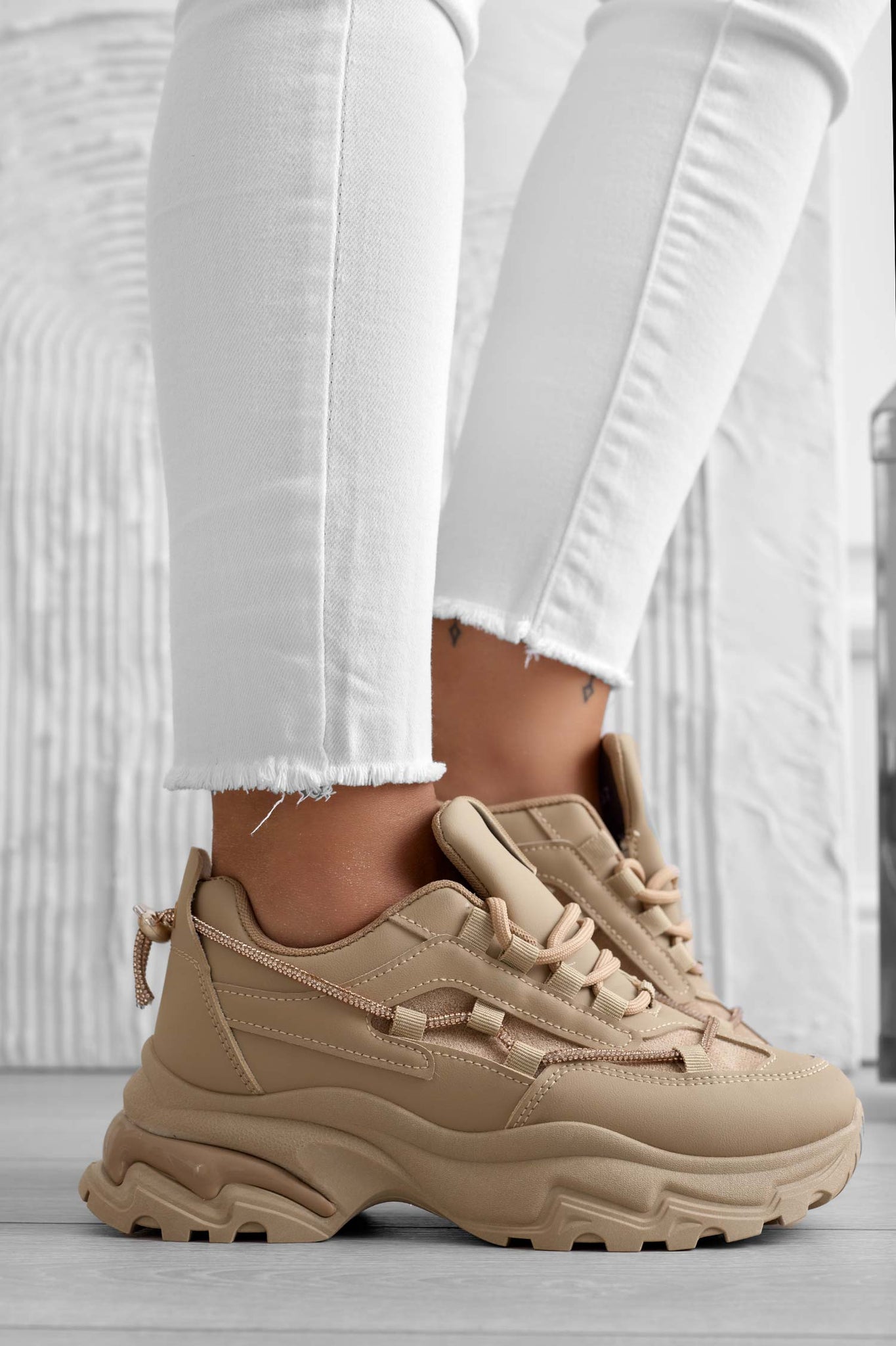 Mud sneakers with high sole and rhinestones