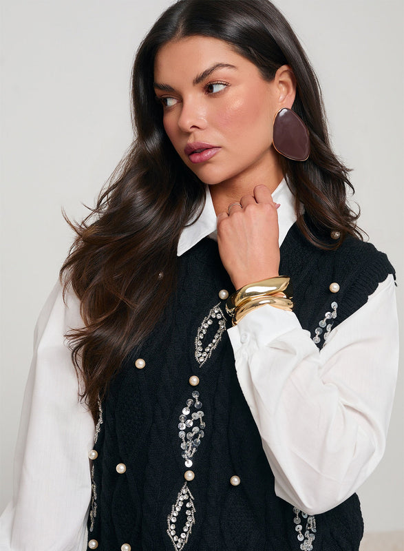 Camicia bianca con gilet nero  decorato con paillettes e perline
