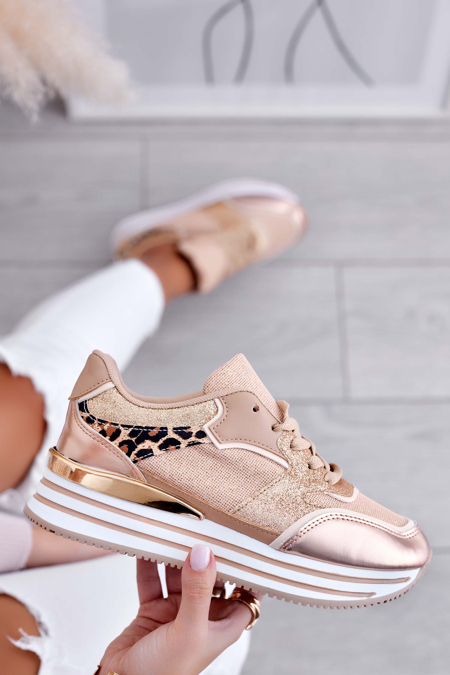 Sneakers oro rosa metallizzate con inserti maculati