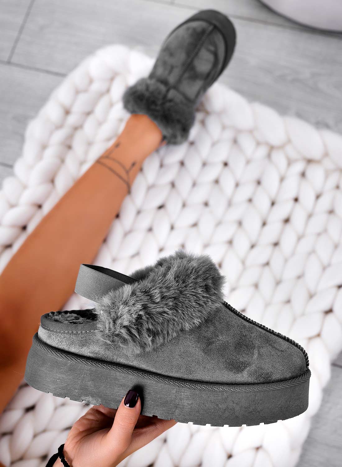 Pantoufles chaussons rembourrés avec élastique à l'arrière