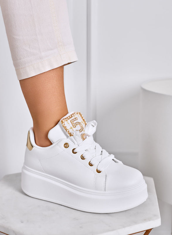VALENTINA - Sneakers bianche platform con numero 5 e dettaglio perla