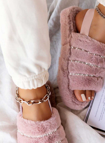 LEYLA - Pink faux fur slippers with rhinestones and elastic