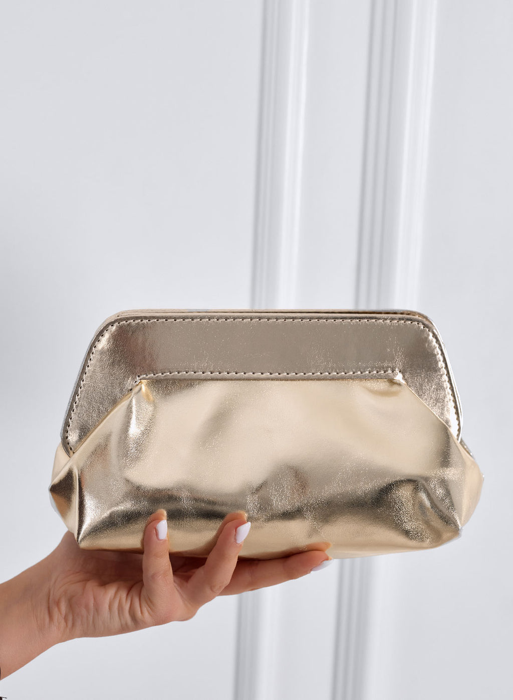 Borsa pochette Clutch bag oro in ecopelle con catena