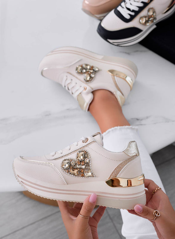 ABBY - Sneakers beige con gioiello a cuore e zeppa