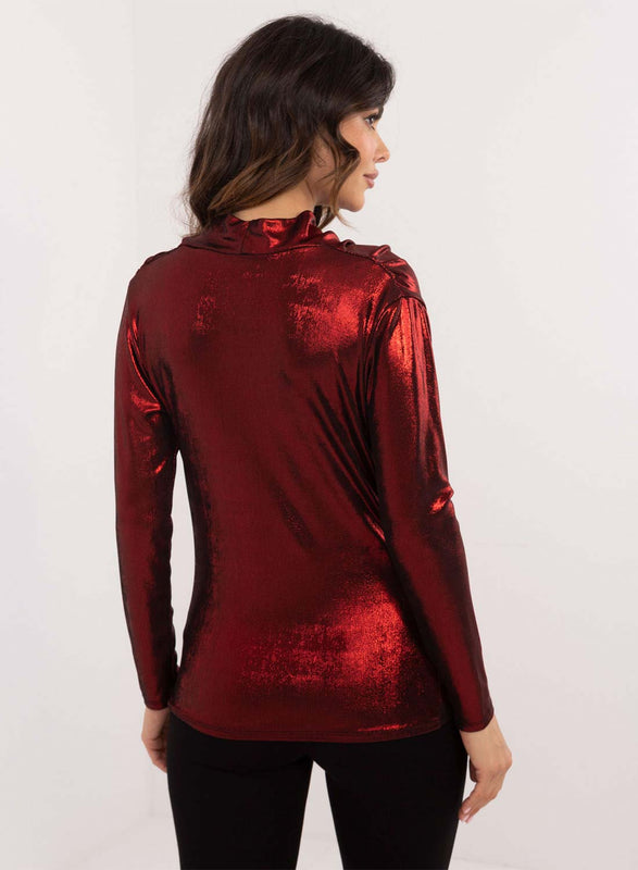 Maglia rossa metallizzata con scollo morbido