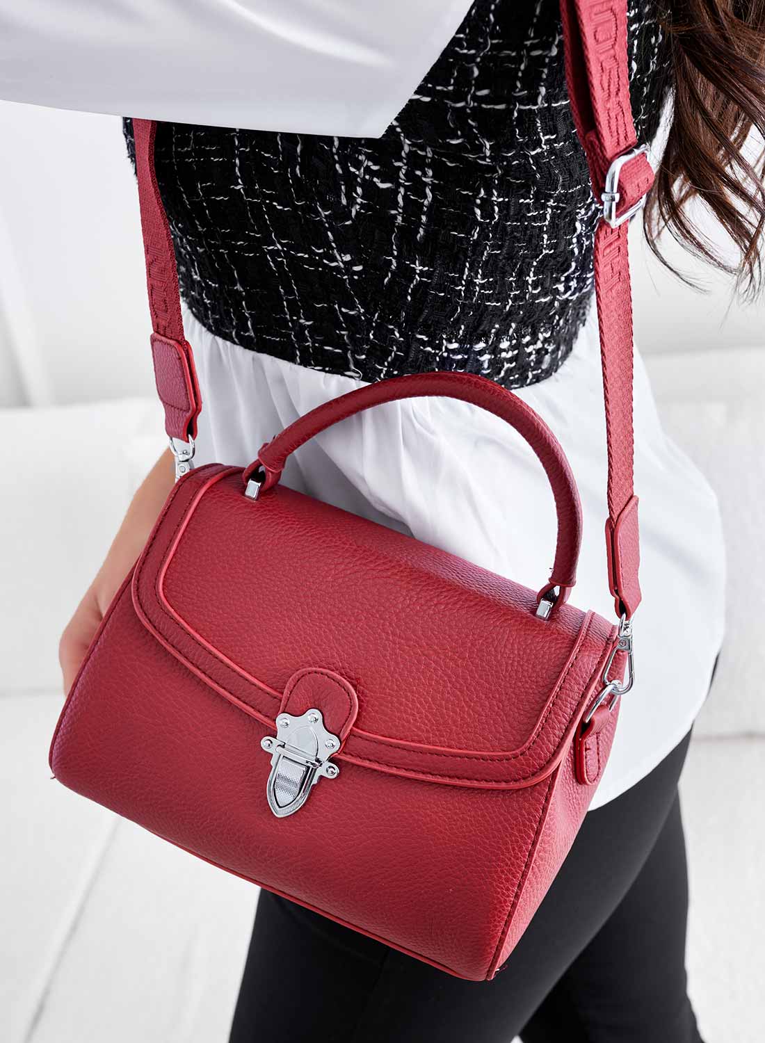 Sac bordeaux avec bandoulière B232