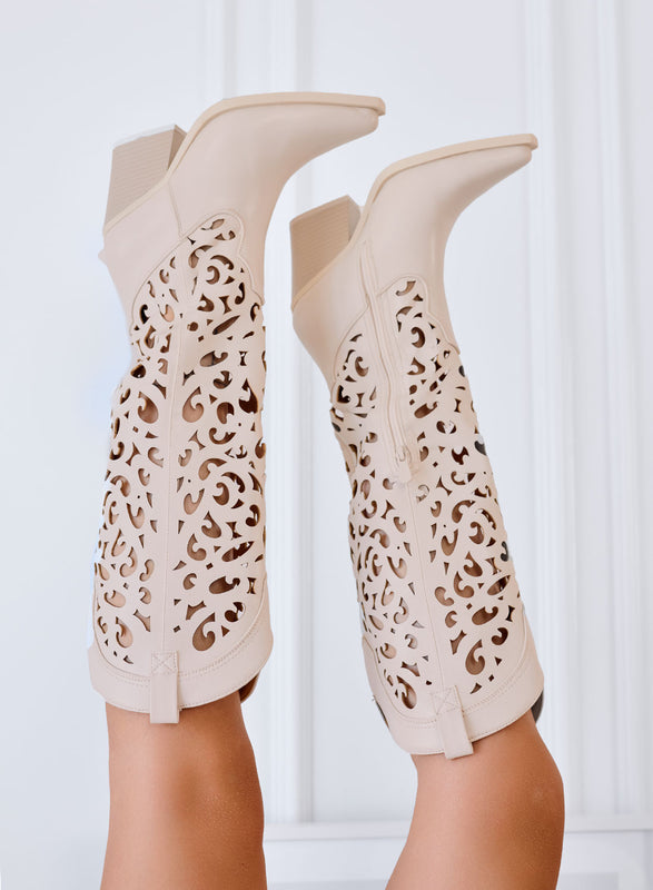 SETH - Stivali beige texani traforati con tacco largo