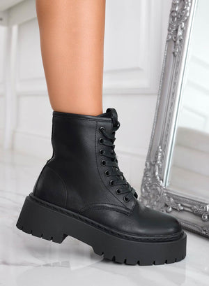 YARA - Black combat ankle boots with laces Alexoo