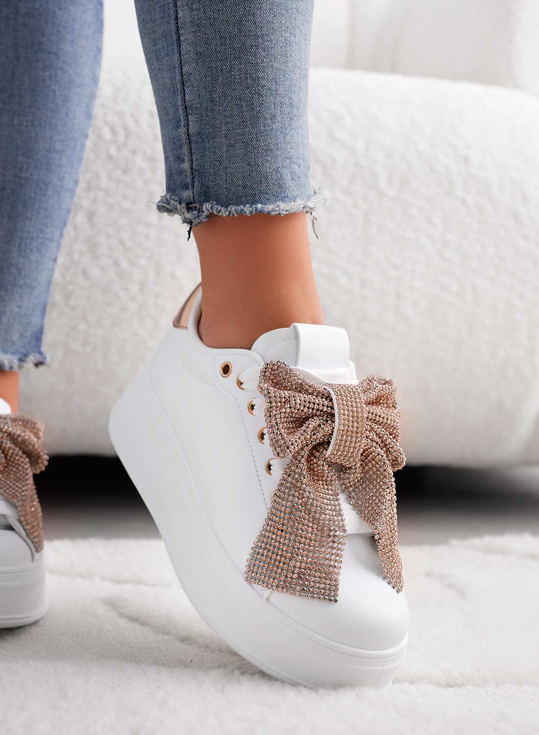BELGA - Sneakers bianche con fiocco in strass oro rosa