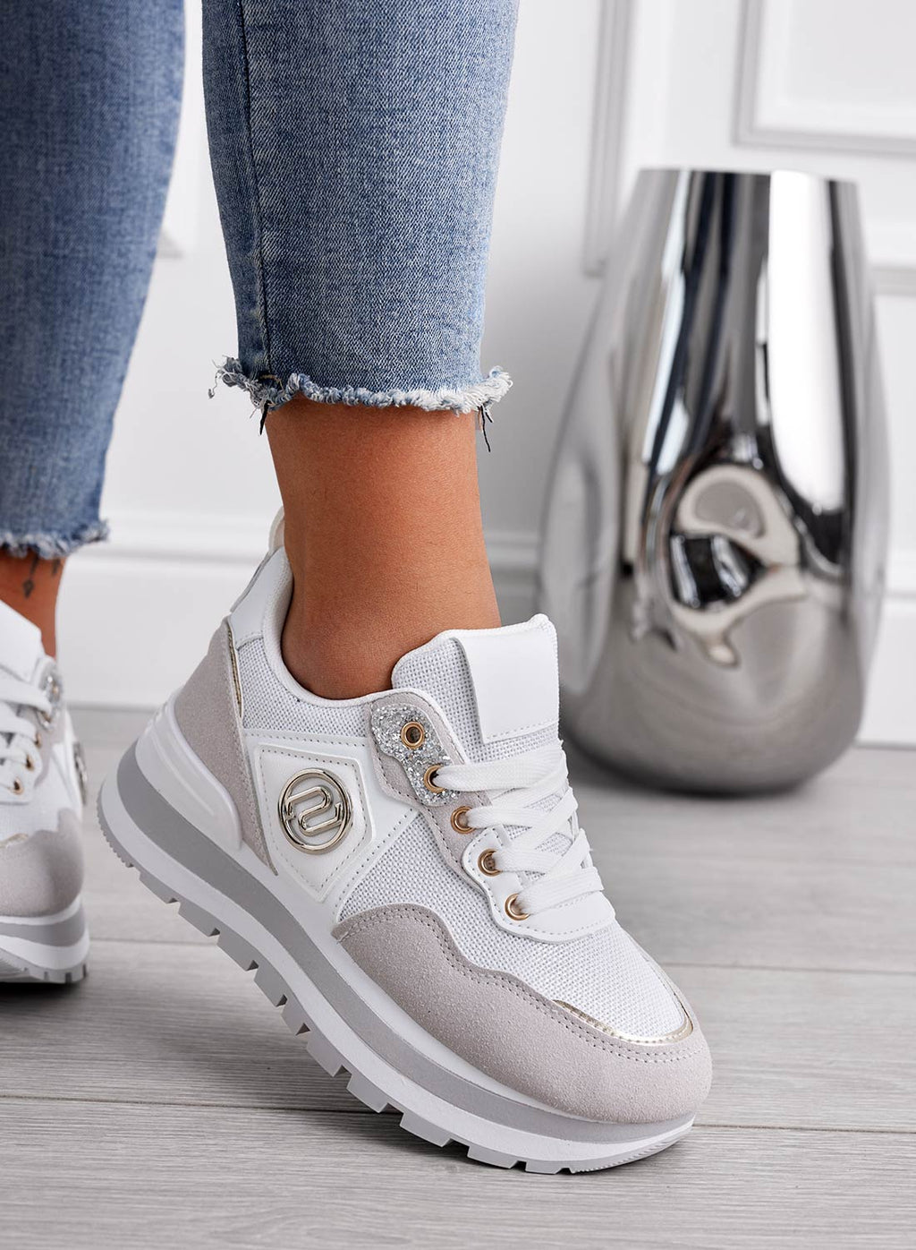 ERSILIA - Sneakers grigie in tessuto con inserti bianchi