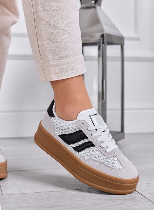 MARISOL - Zapatillas grises con detalles negros y suela de goma