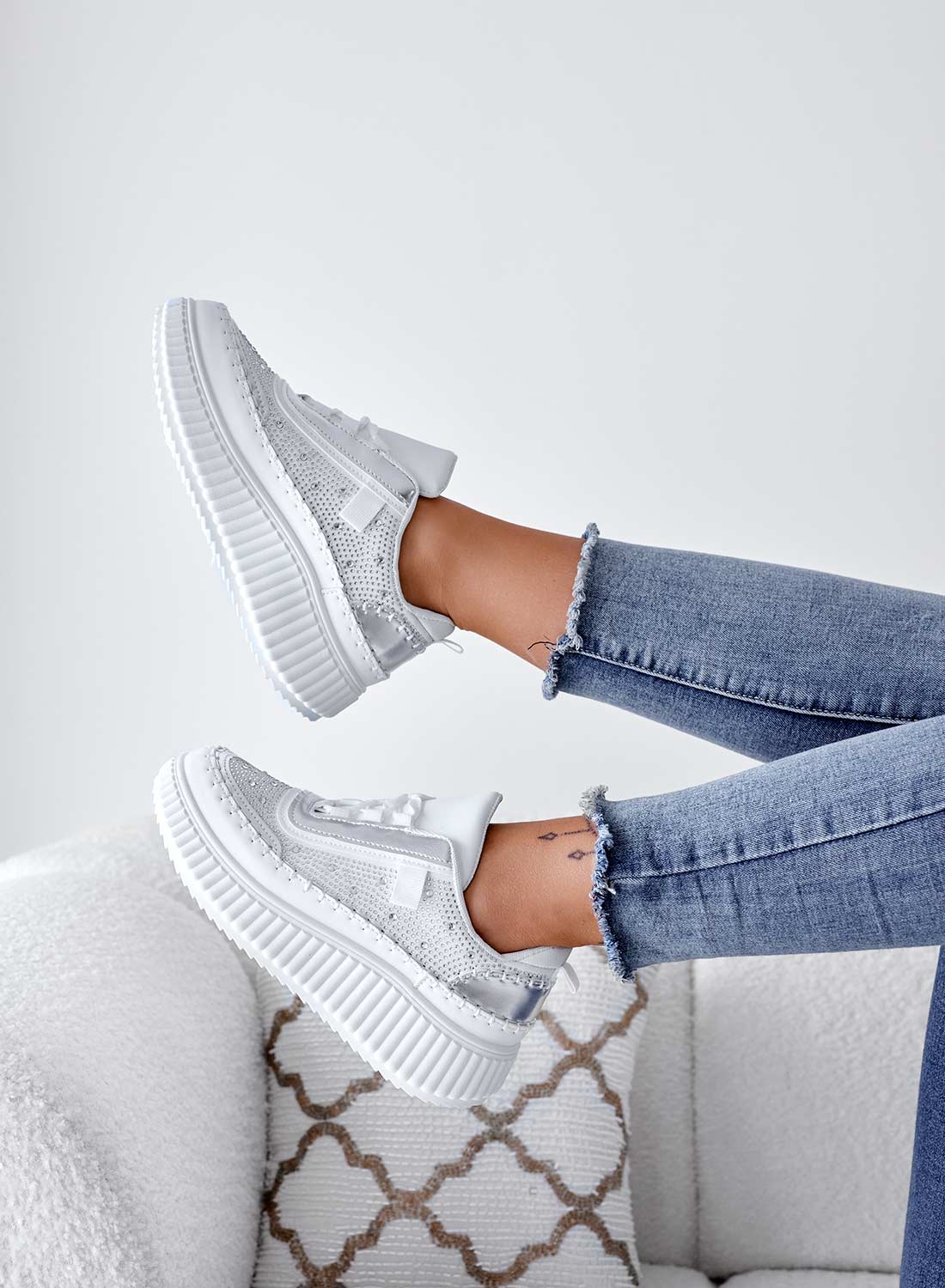 ANTONELLA - Baskets blanches avec empiècements et strass argentés