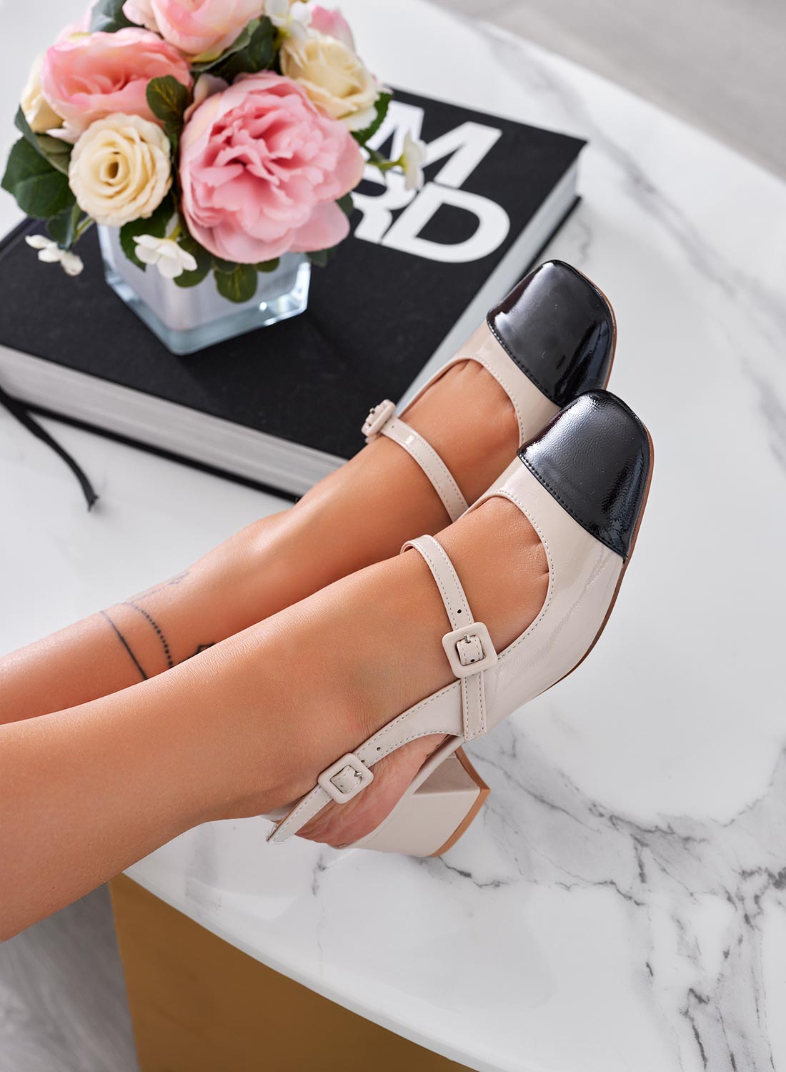 ARIZONA - Chaussures slingback beiges bicolores à bout noir