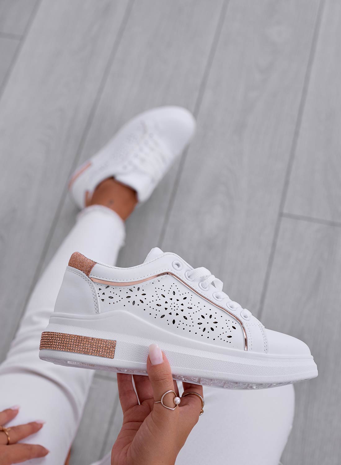ALBA - Sneakers bianche traforate con glitter oro rosa
