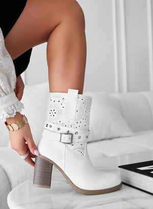 BRIEE - White perforated ankle boots with comfortable heel