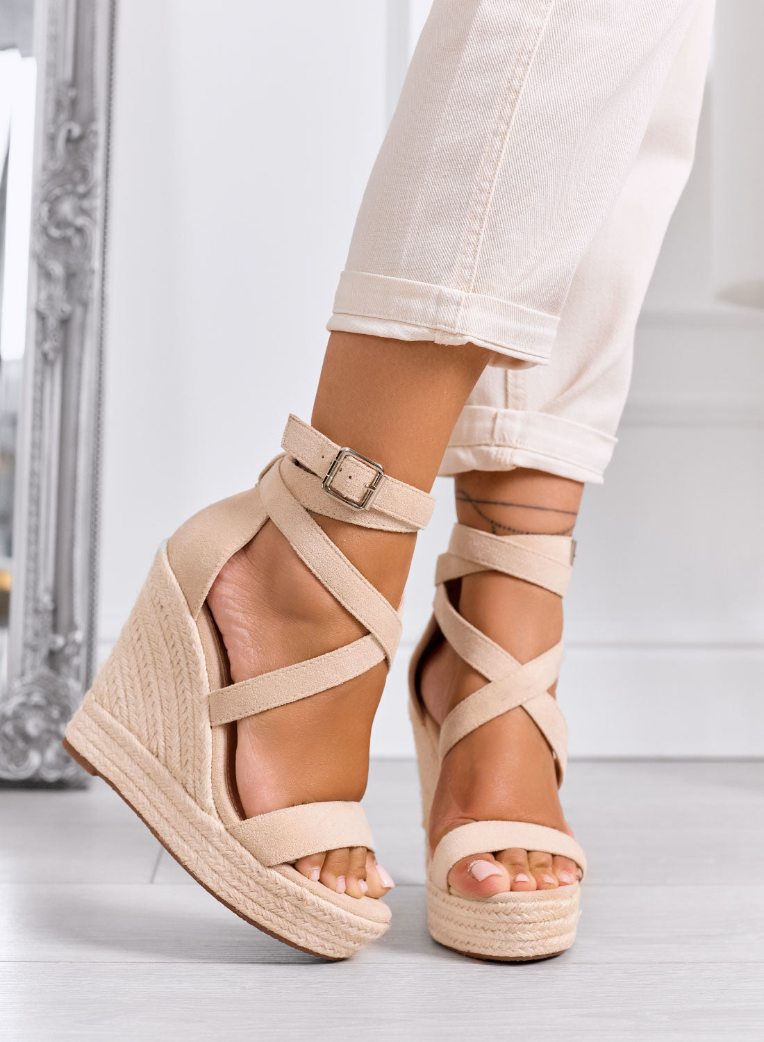 CARACAS - Espadrillas beige con zeppa alta e cinturini incrociati