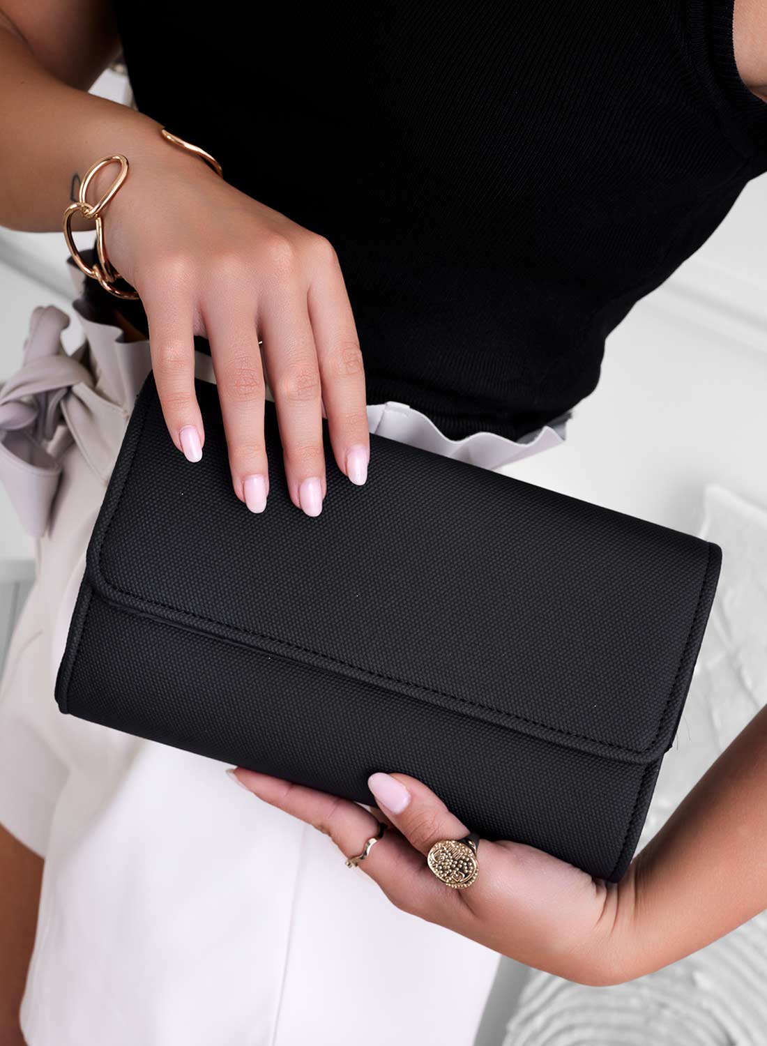 Black B219 clutch bag