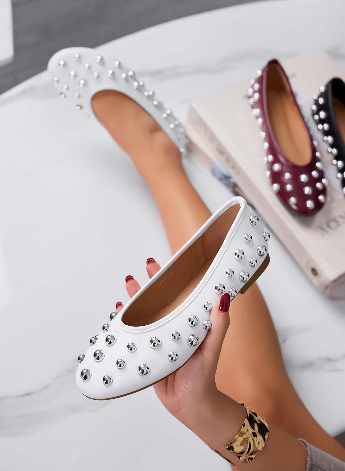 ALLEN - Ballerine bianche con borchie a sfera argento