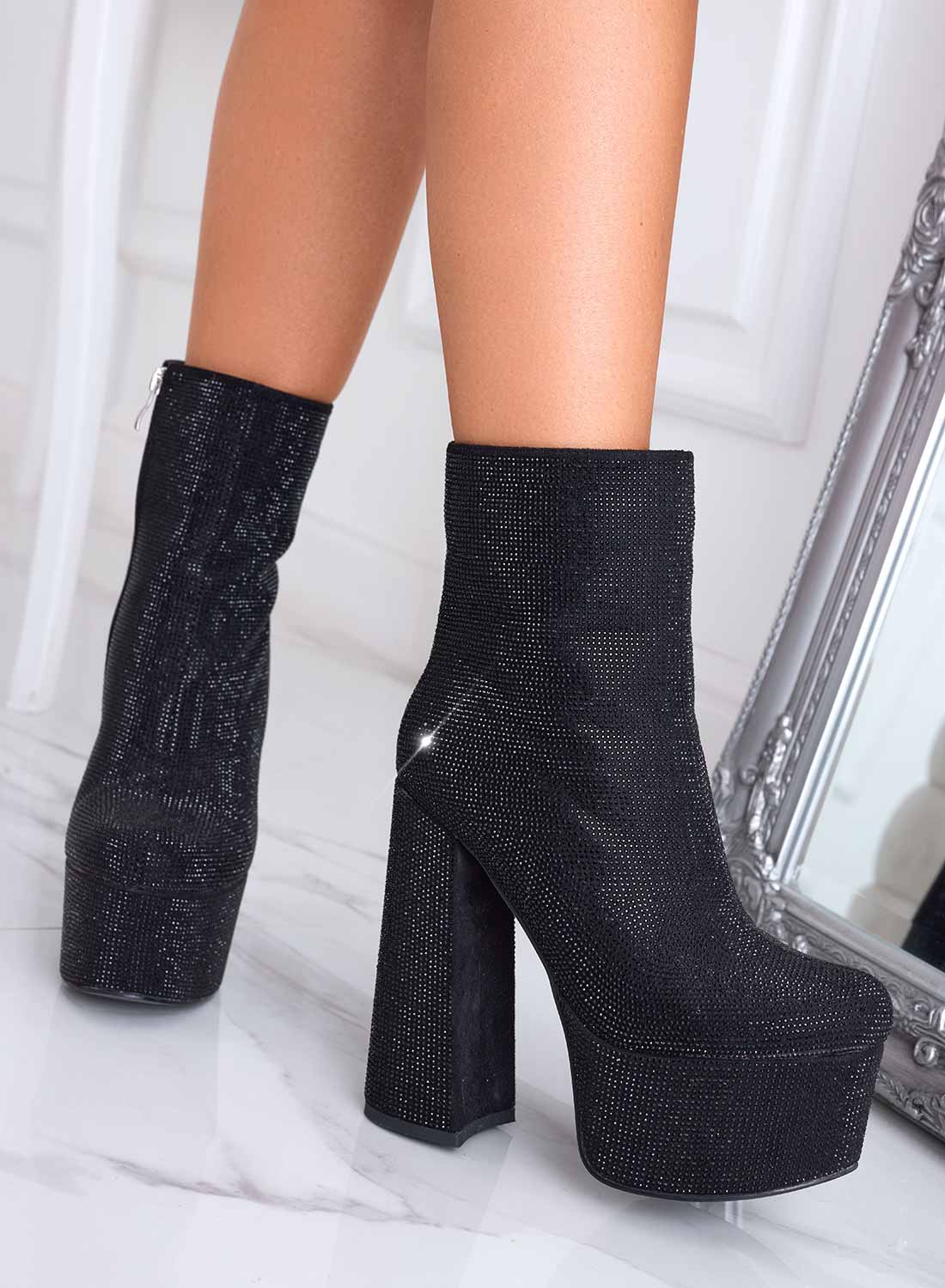 Bottines noires Alexoo bijou à talons hauts