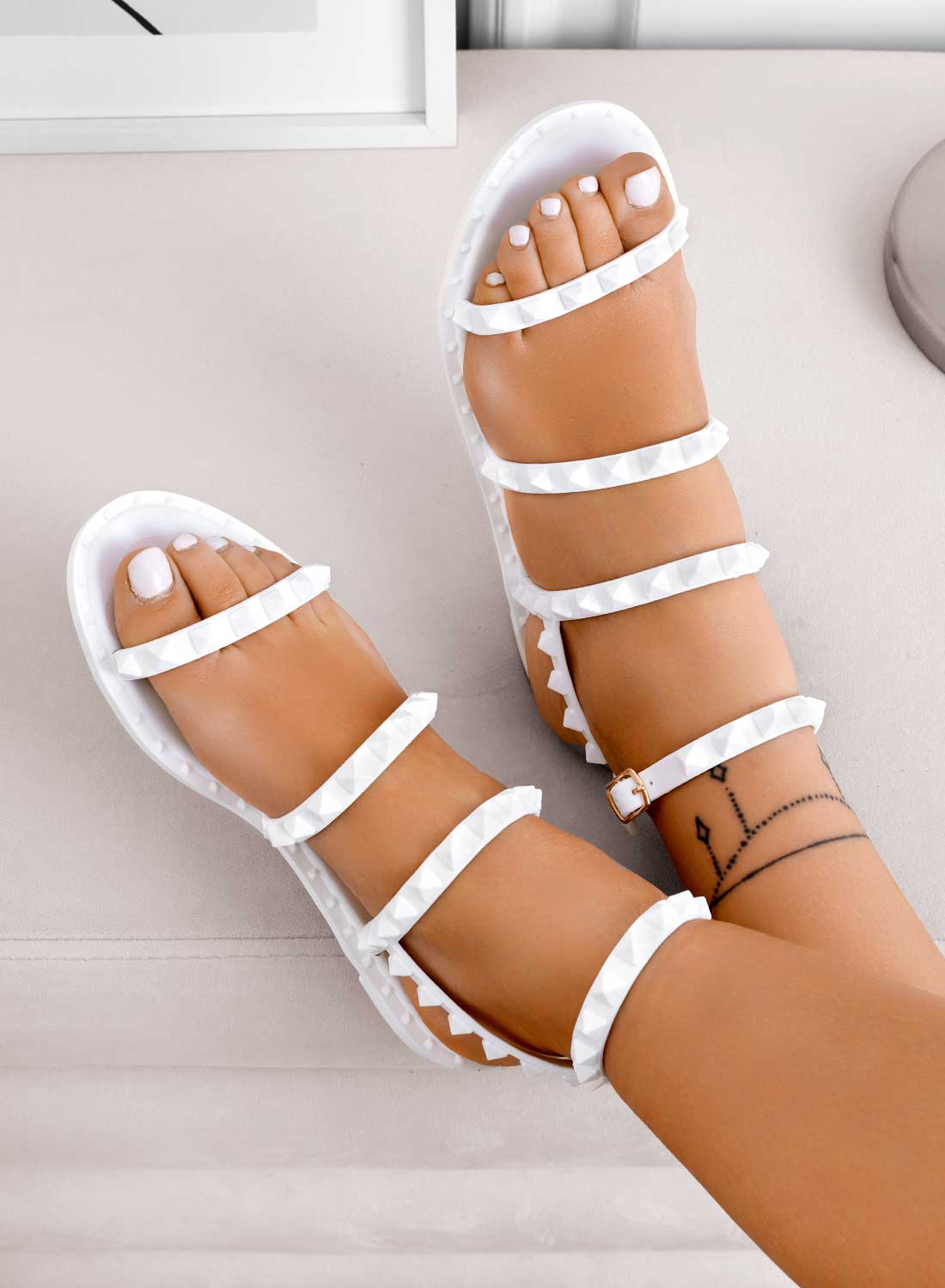 BAILA - White beach sandals by Alexoo in rubber with studs