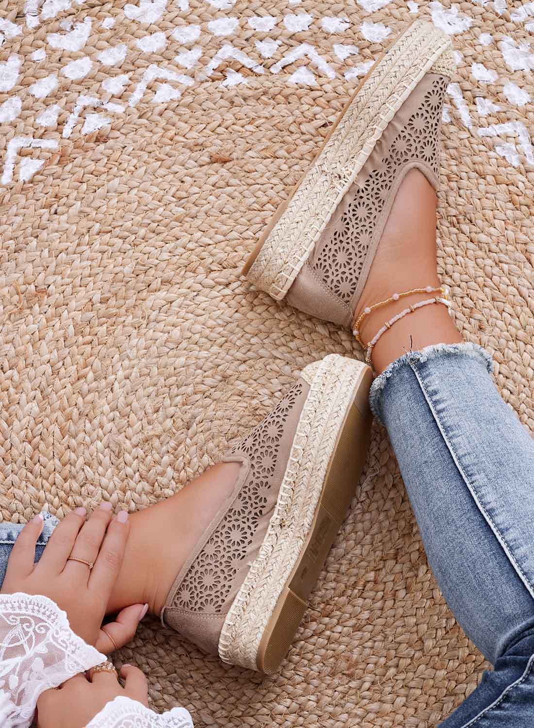 Espadrillas fango ricamate con zeppa