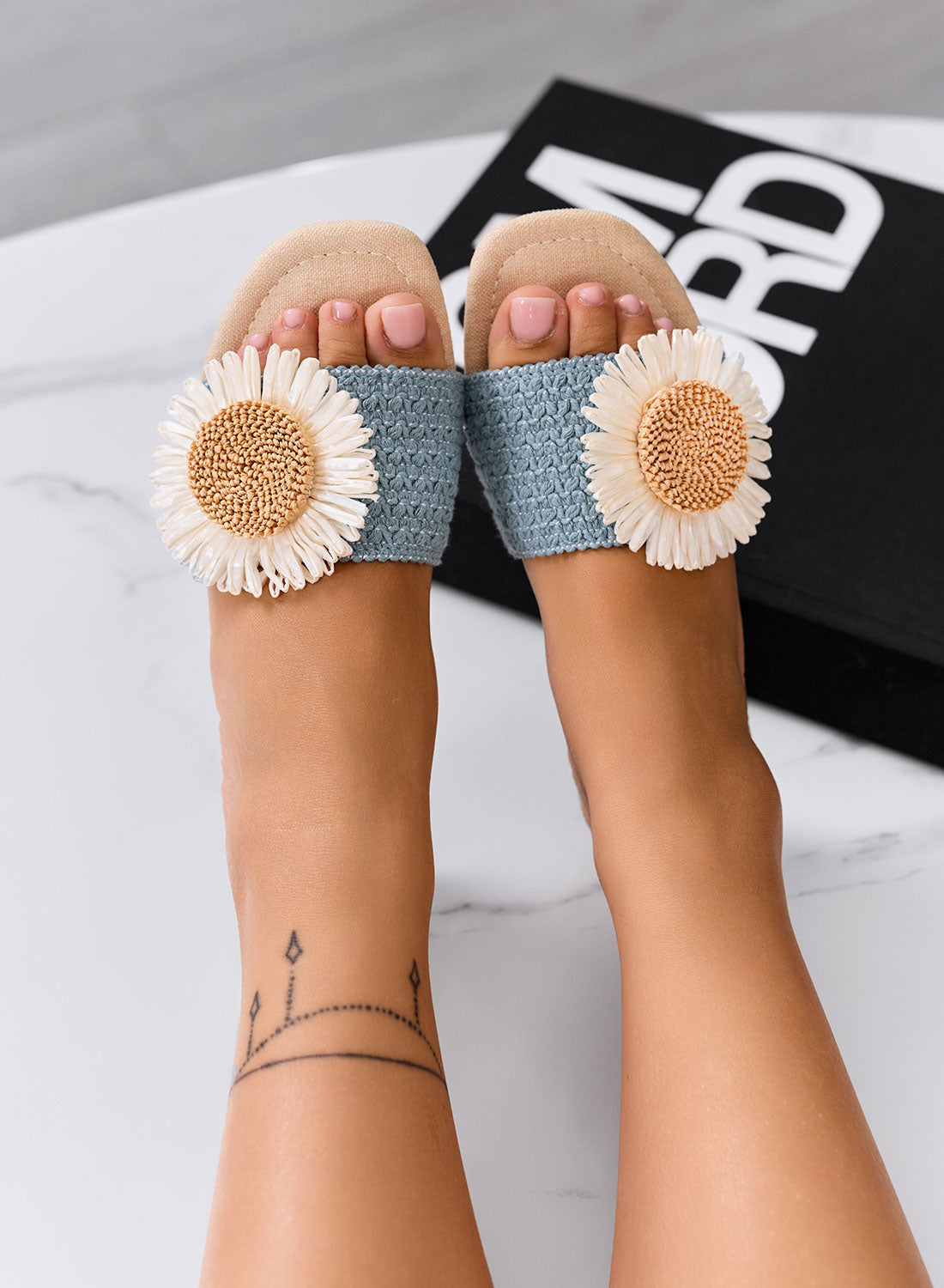 GISELLA - Sandali Ciabattine azzurre con Maxi Fiore Decorativo
