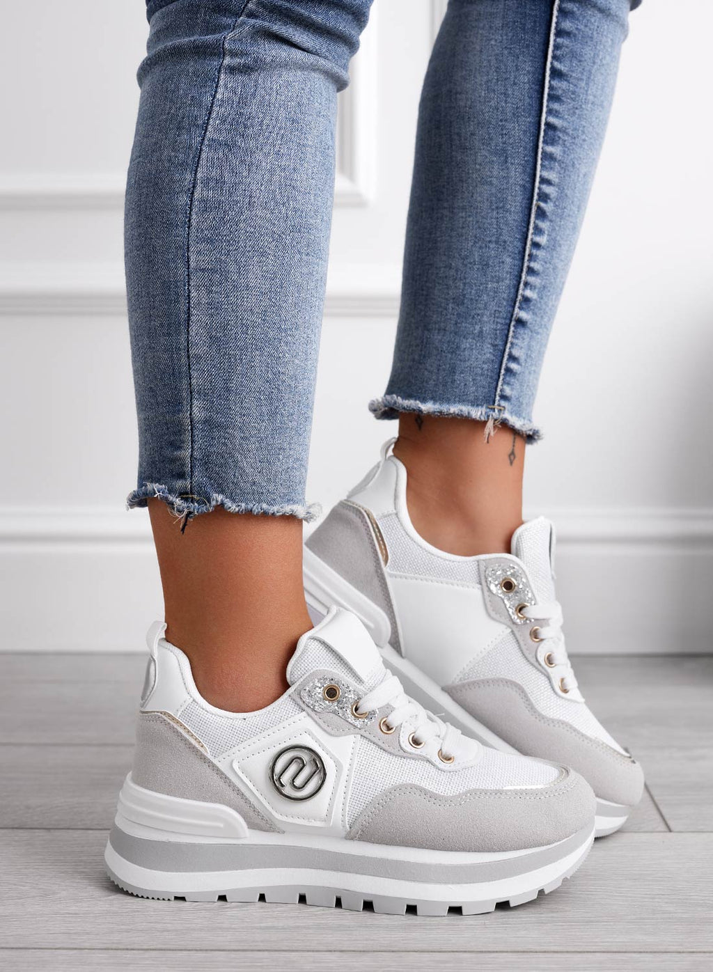 ERSILIA - Sneakers grigie in tessuto con inserti bianchi