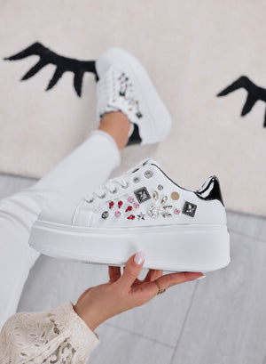 KELLY - Sneakers bianche con zeppa e applicazioni gioiello multicolor