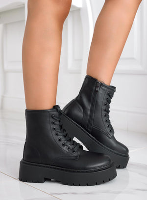 YARA - Black combat ankle boots with laces Alexoo