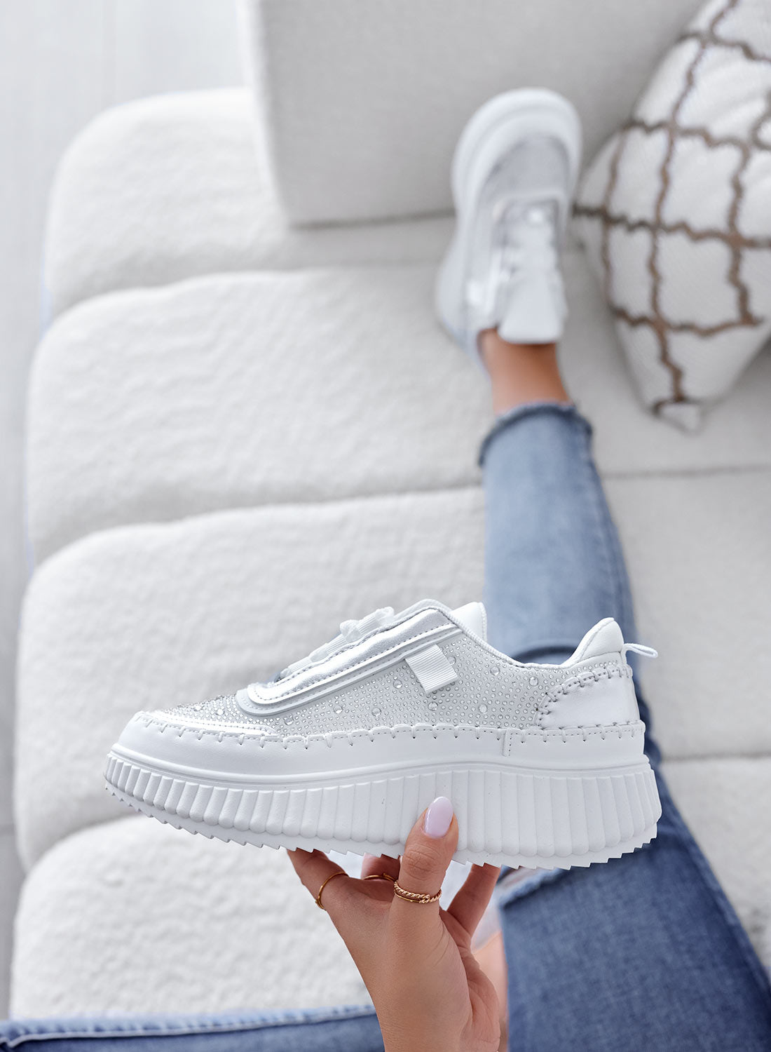 ANTONELLA - Baskets blanches avec empiècements et strass argentés