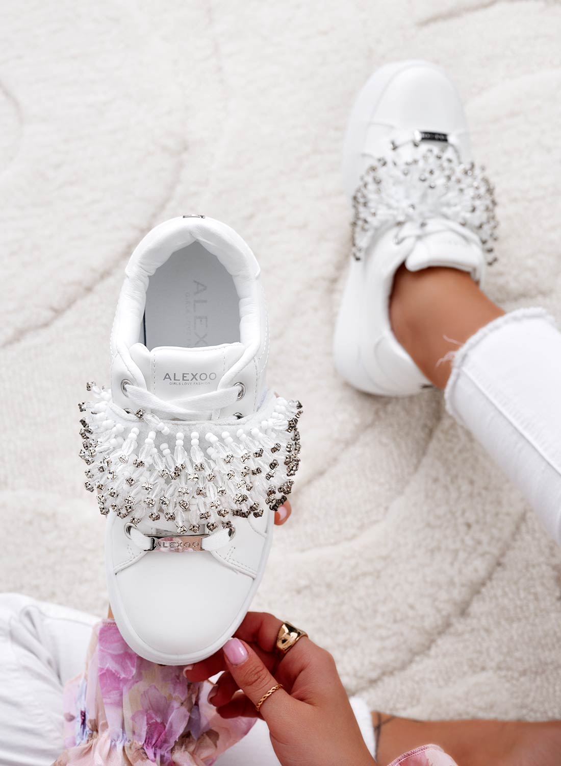 CARRY - Sneakers bianche Alexoo con fascia in strass