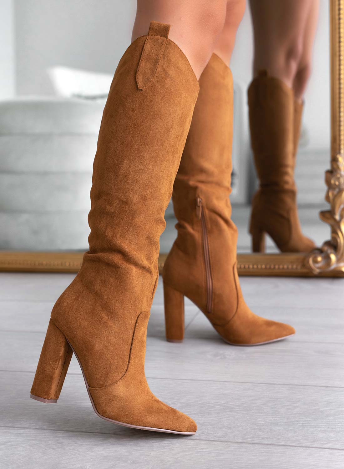 Bottes marron Alexoo en daim avec talon confortable