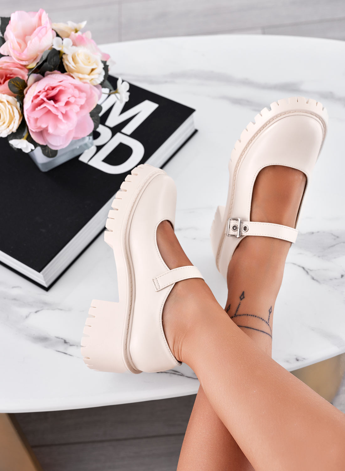 Beige Mary Jane shoes with strap and buckle