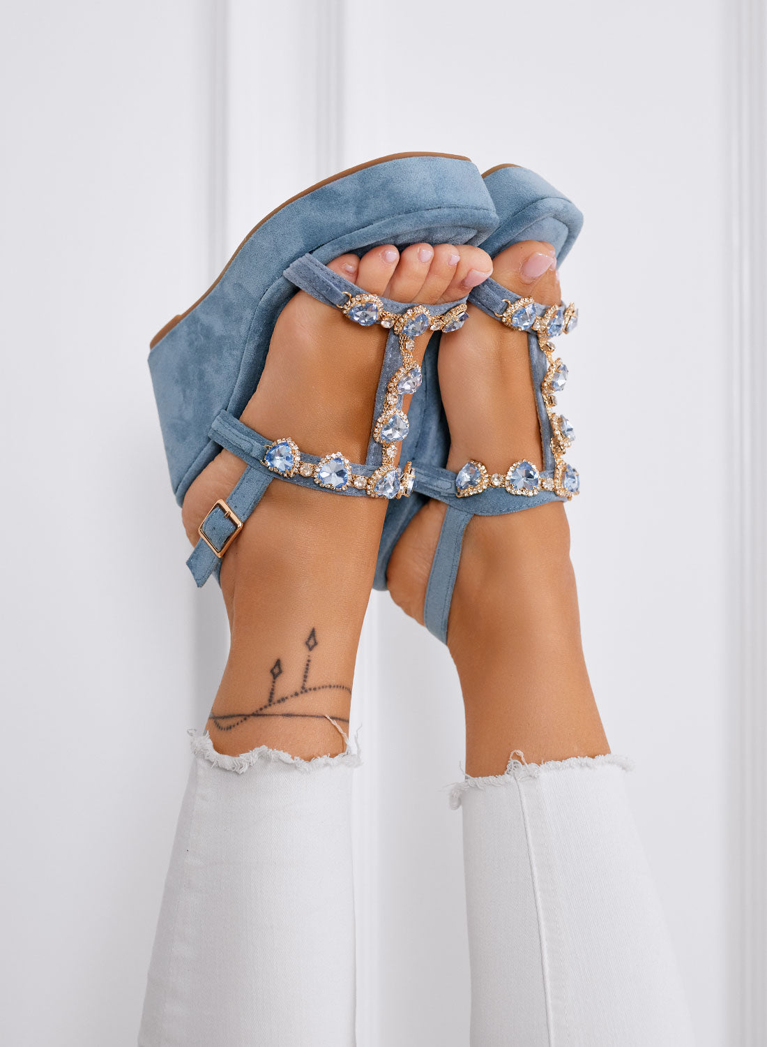 DIVA - Sandali Zeppe azzurre con strass e fasce gioiello