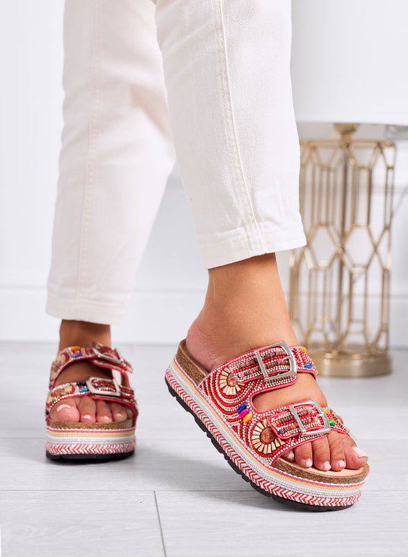 CLOE - Sandali Ciabatte rosse platform etniche con fibbie e dettagli colorati