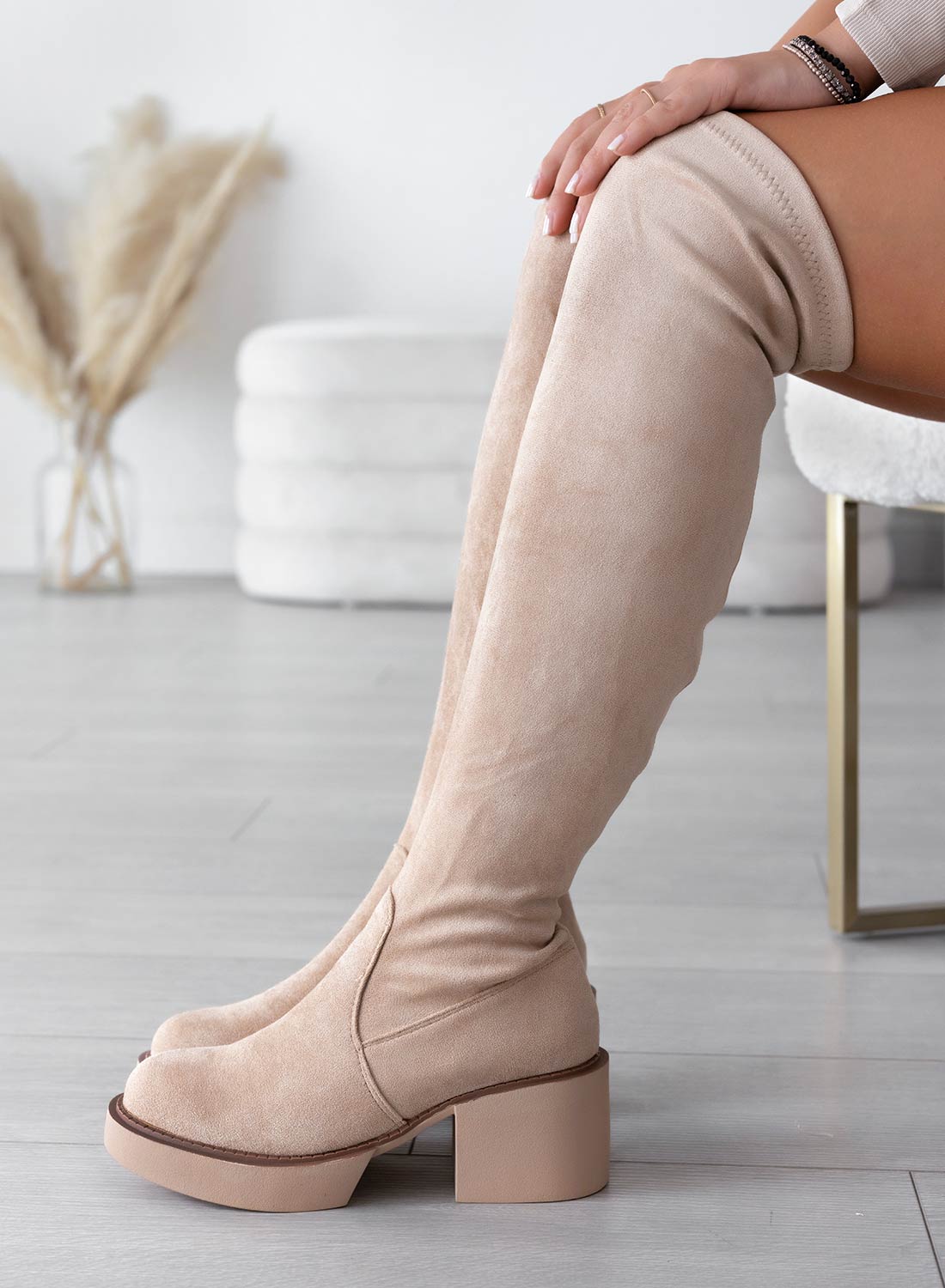 SLOANE - Stivali Alexoo beige scamosciati alla coscia