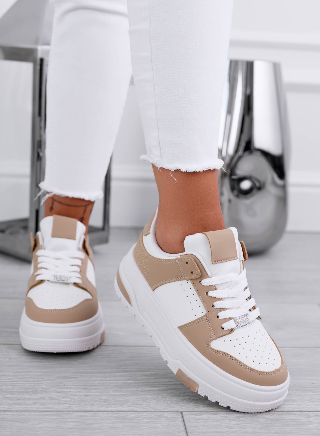NYLA - White sneakers with contrasting mud panels