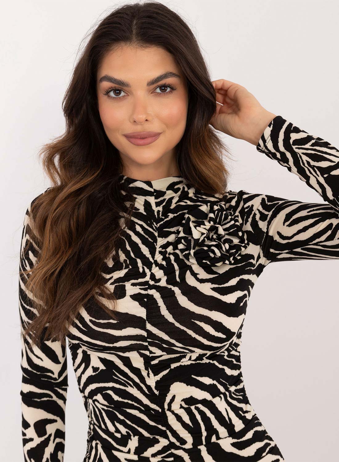 Short fitted patterned dress