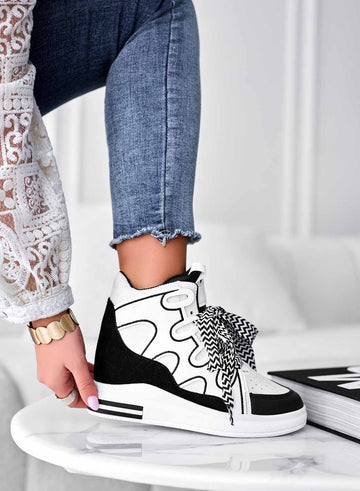 FAUNA - Black sneakers with internal wedge and fabric laces