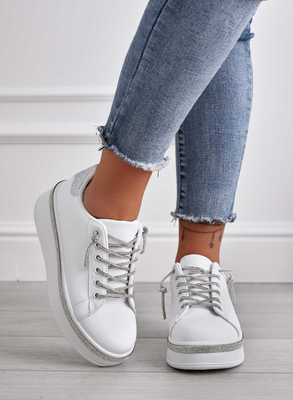FRANKIE - Sneakers bianche con lacci gioiello argento
