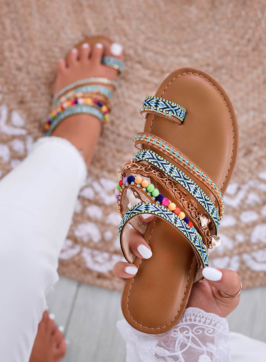 MARYLIN - Camel thong sandals with straps and charms