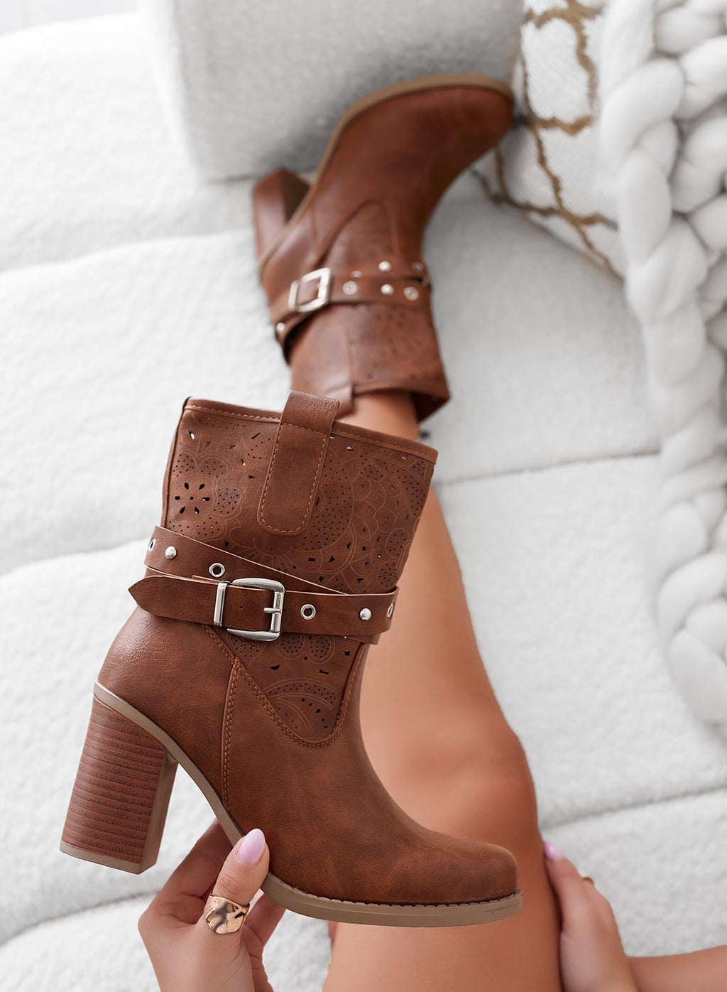 BRIEE - Bottines camel ajourées à talon confortable