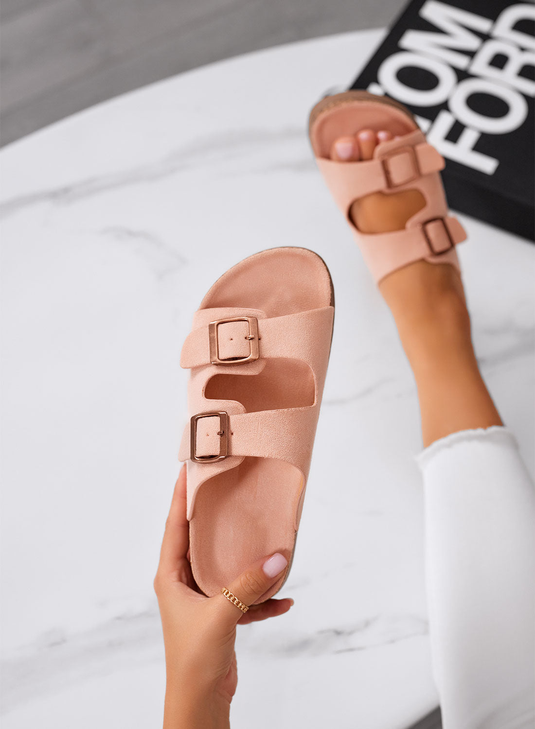 INES - Sandali Ciabatte rosa in camoscio con fibbie e suola comfort in sughero