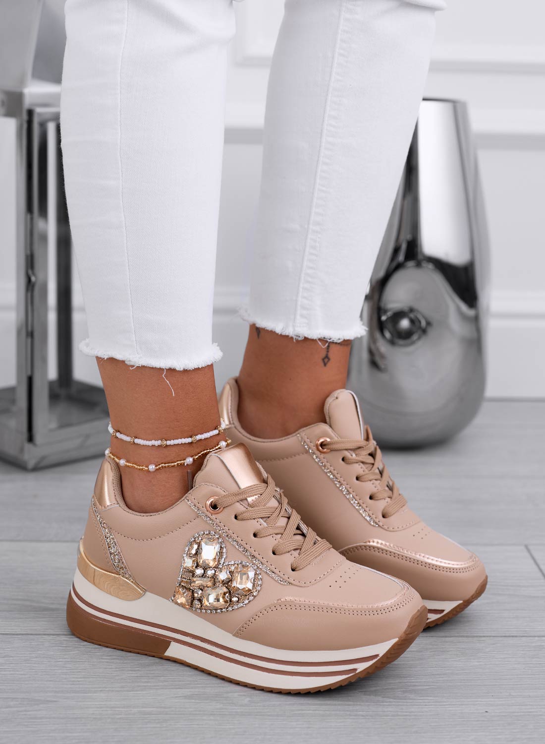 VENERE - Sneakers fango con cuore gioiello oro