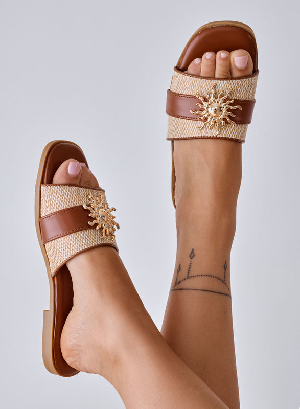 NANCY - Sandali camel ciabatte con sole applicato